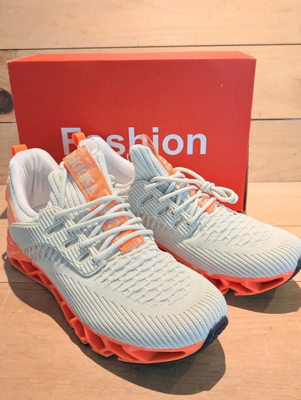 Amazon Running Show NWT sz 9.5